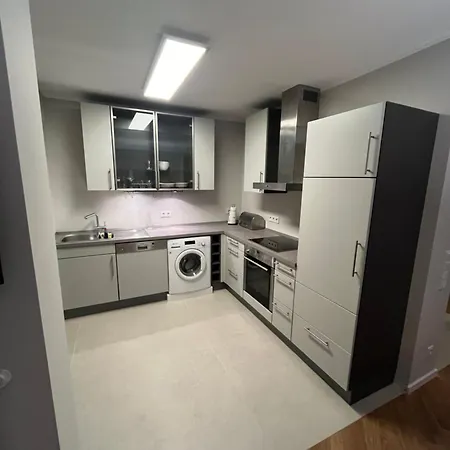 Zentrale, Ruhige Und Wunderschone Fur 4p Mönchengladbach